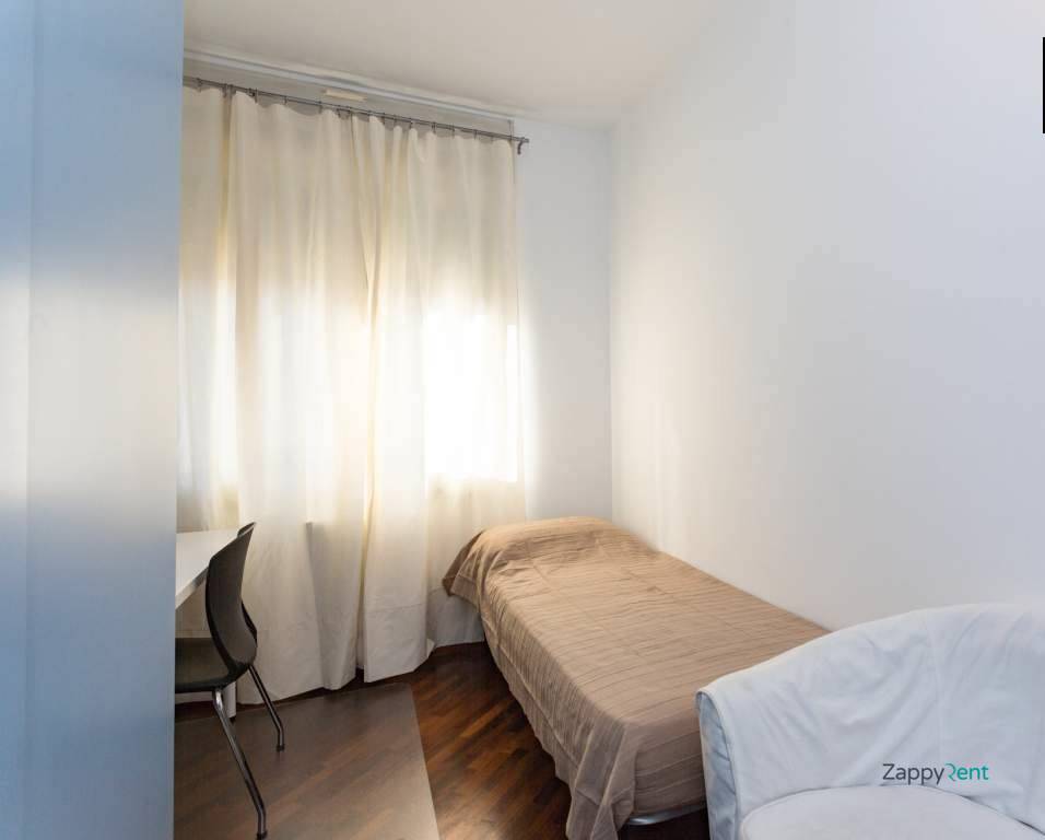 Private room in Viale dell'Innovazione, Milano