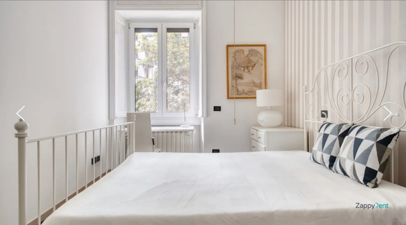 Private room in Via Toledo, Napoli